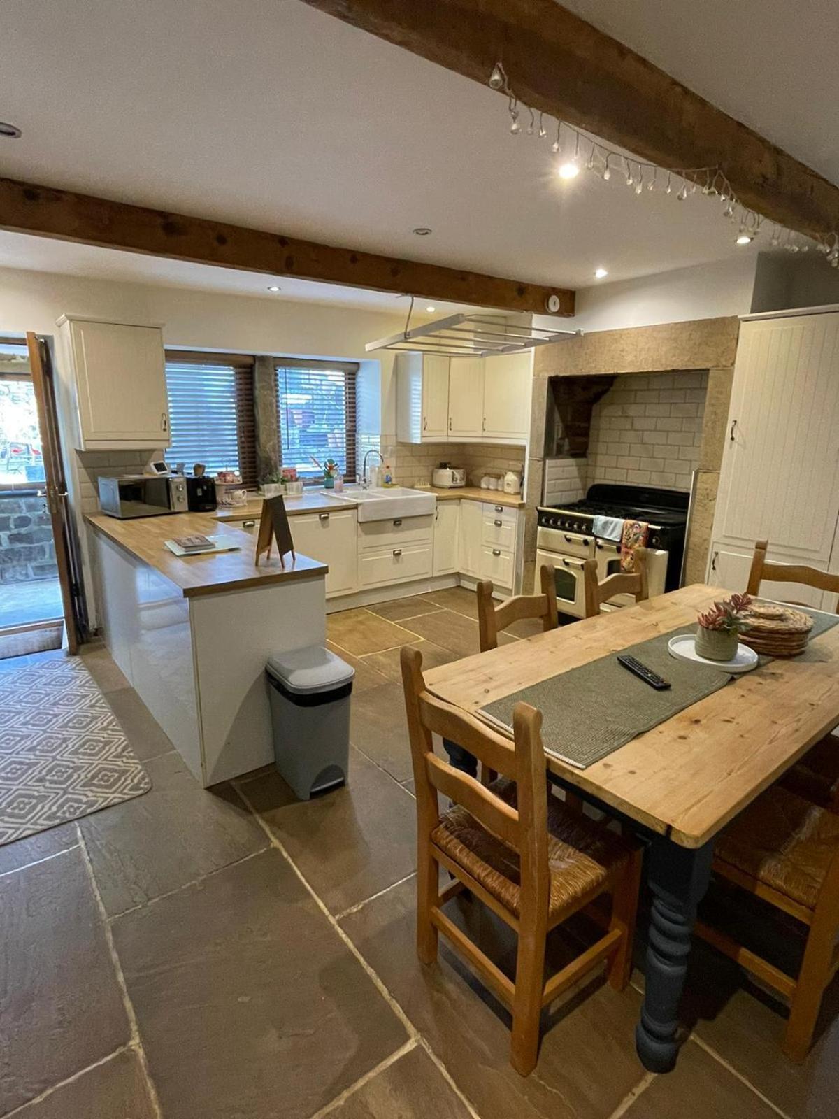 Wuthering Cottage - Central, Stylish, Cosy, Comfy Haworth Extérieur photo